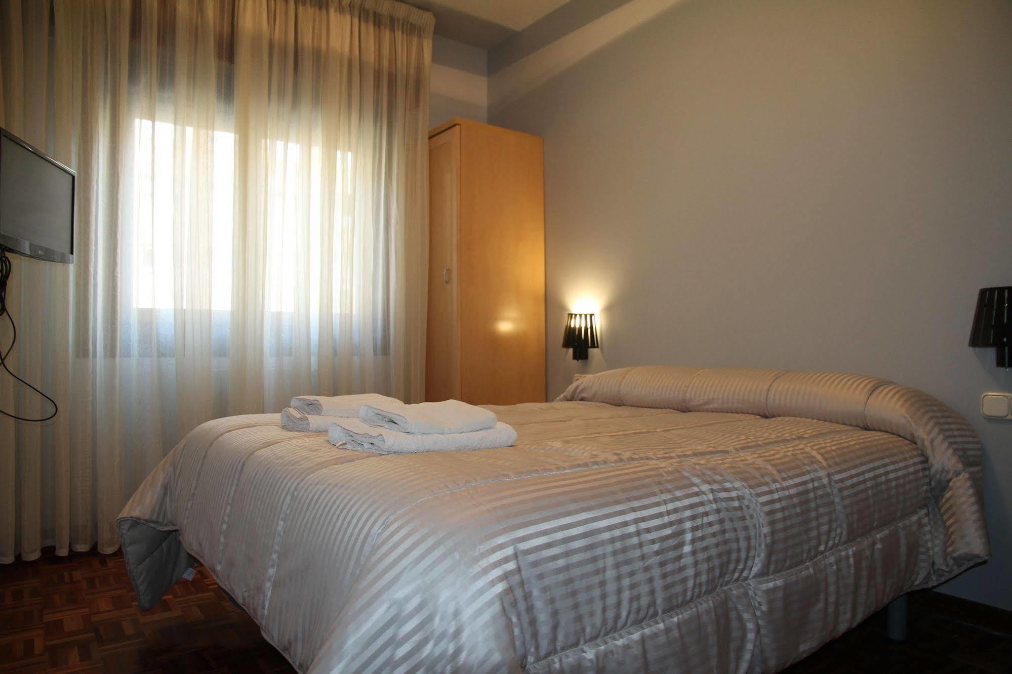 Alojamientos Acella Pamplona Dış mekan fotoğraf